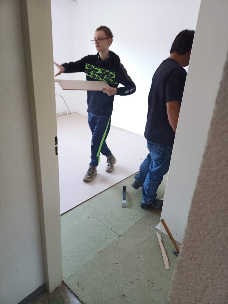 keihard aan het werk